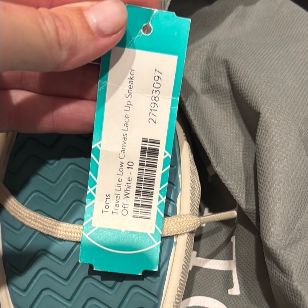 BNWT Toms travel light low canvas lace up sneaker - Picture 4 of 4